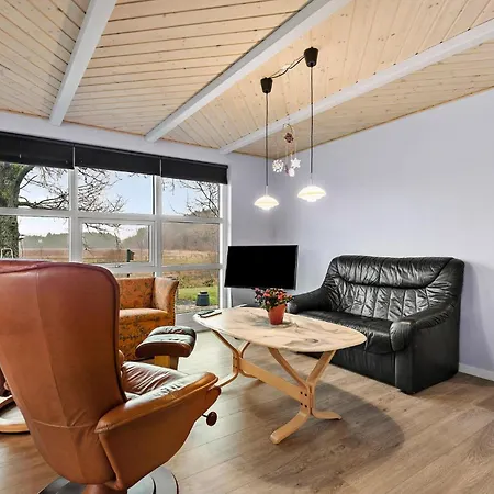 2 Bedroom Beautiful In Vakantiehuis