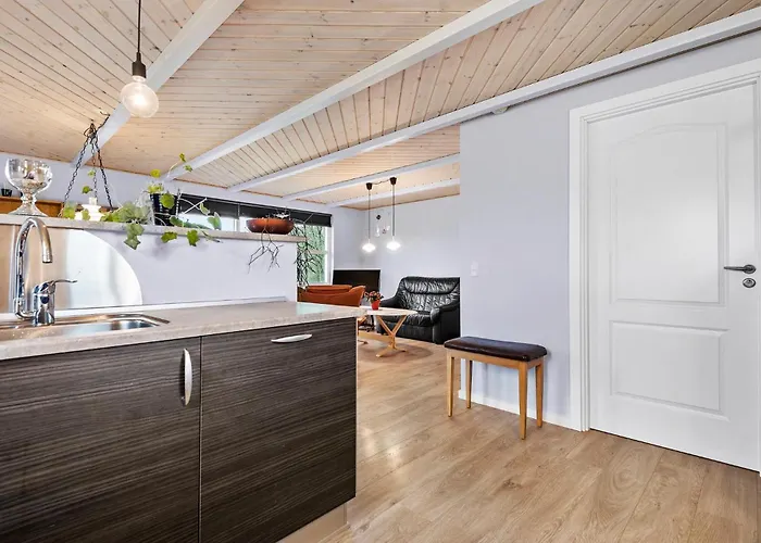 2 Bedroom Beautiful In *