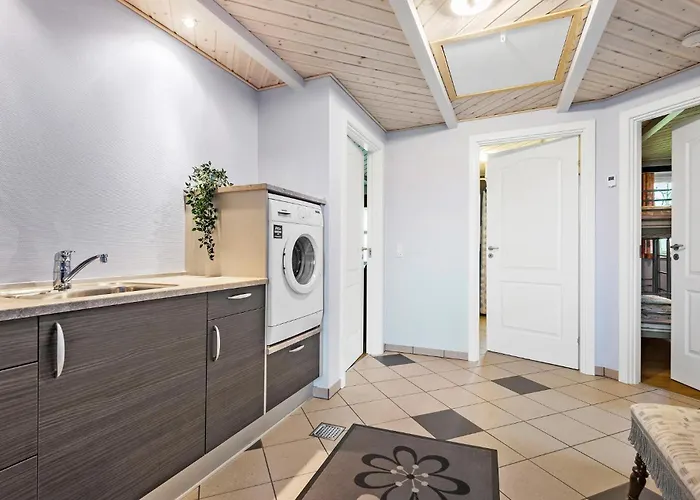 2 Bedroom Beautiful In * Hovborg