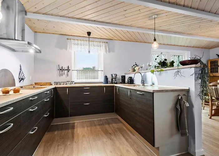 2 Bedroom Beautiful In 度假居 Hovborg