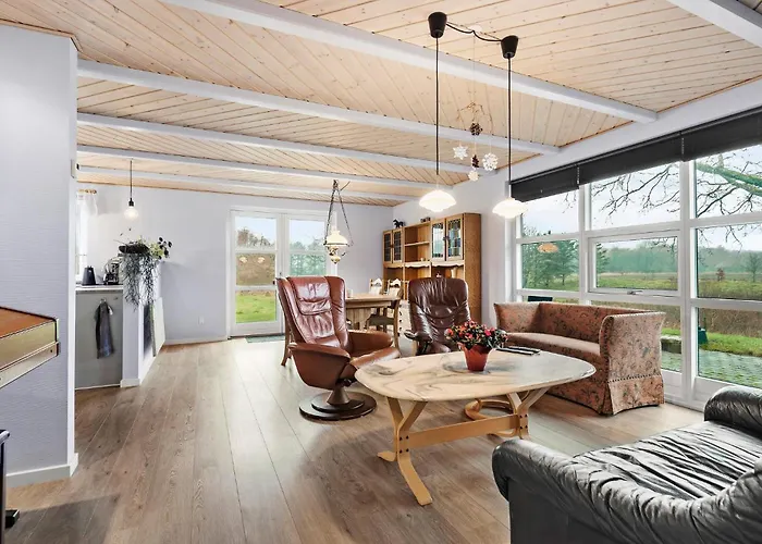 2 Bedroom Beautiful In *